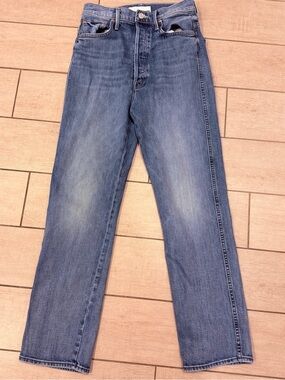 MOTHER Superior Tippy Top Frisky Flood in Crashing Light Blue Denim Jeans